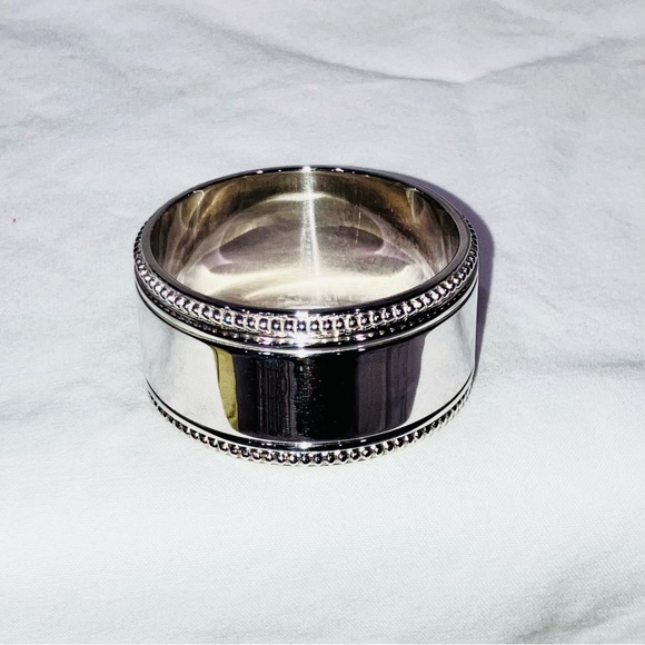 Pottery Barn Williams Sonoma Hotel Silver Plated Beaded Style Napkin Rings 4 Ct - Picture 3 of 3